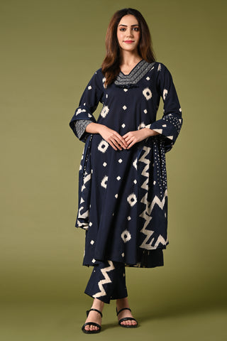 Diamond printed navy-blue daily wear cotton straight kurti set with pant and printed dupatta.
•	Printed top with v neck.
•	Thread and sequin work around the neck,3/4 sleeves.
•	Double sided elastic, printed and comfortable straight pants.
•	Cotton printed dupatta.
•	Pure cotton material.
