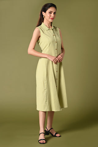 Plain dusty green cotton flex aline daily wear kurti for summer with collar neck.
•	Aline cut kurti with wooden buttons.
•	Shirt collared neck, sleeves comes separately with top. 
•	 Cotton flex material.
•	Ideal for summer season.
