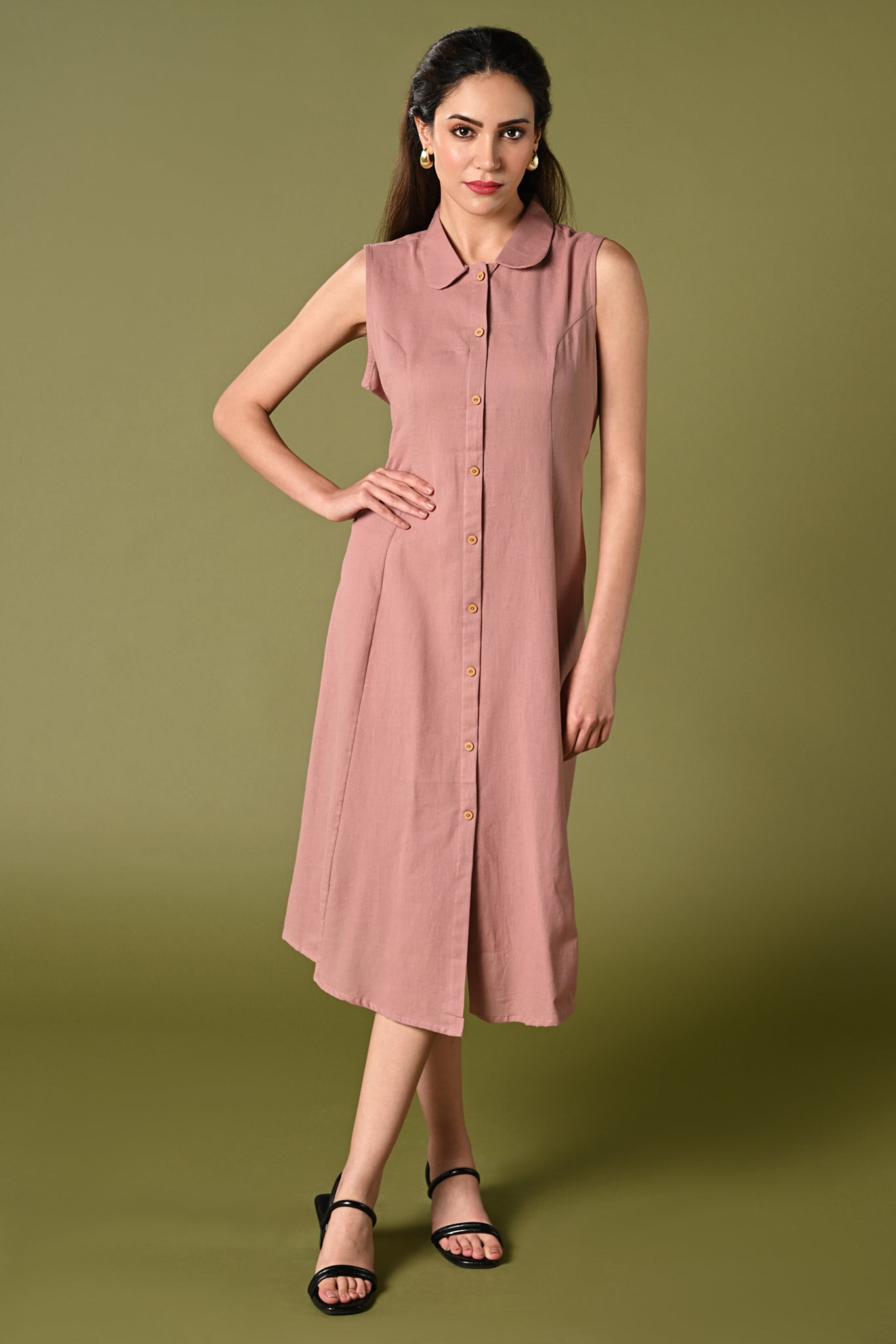 Plain dusty pink cotton flex aline daily wear kurti for summer with collar neck.
•	Aline cut kurti with wooden buttons.
•	Shirt collared neck, sleeves comes separately with top. 
•	 Cotton flex material.
•	Ideal for summer season.
